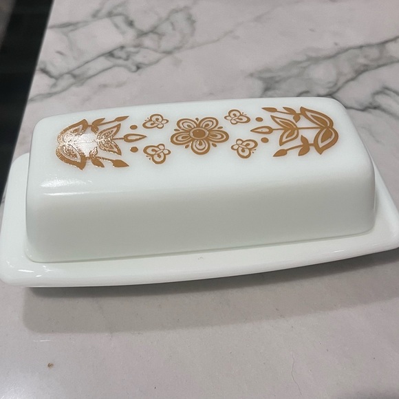 Vintage Pyrex Butterfly Gold Collectible 60’s/70’s - Picture 4 of 7